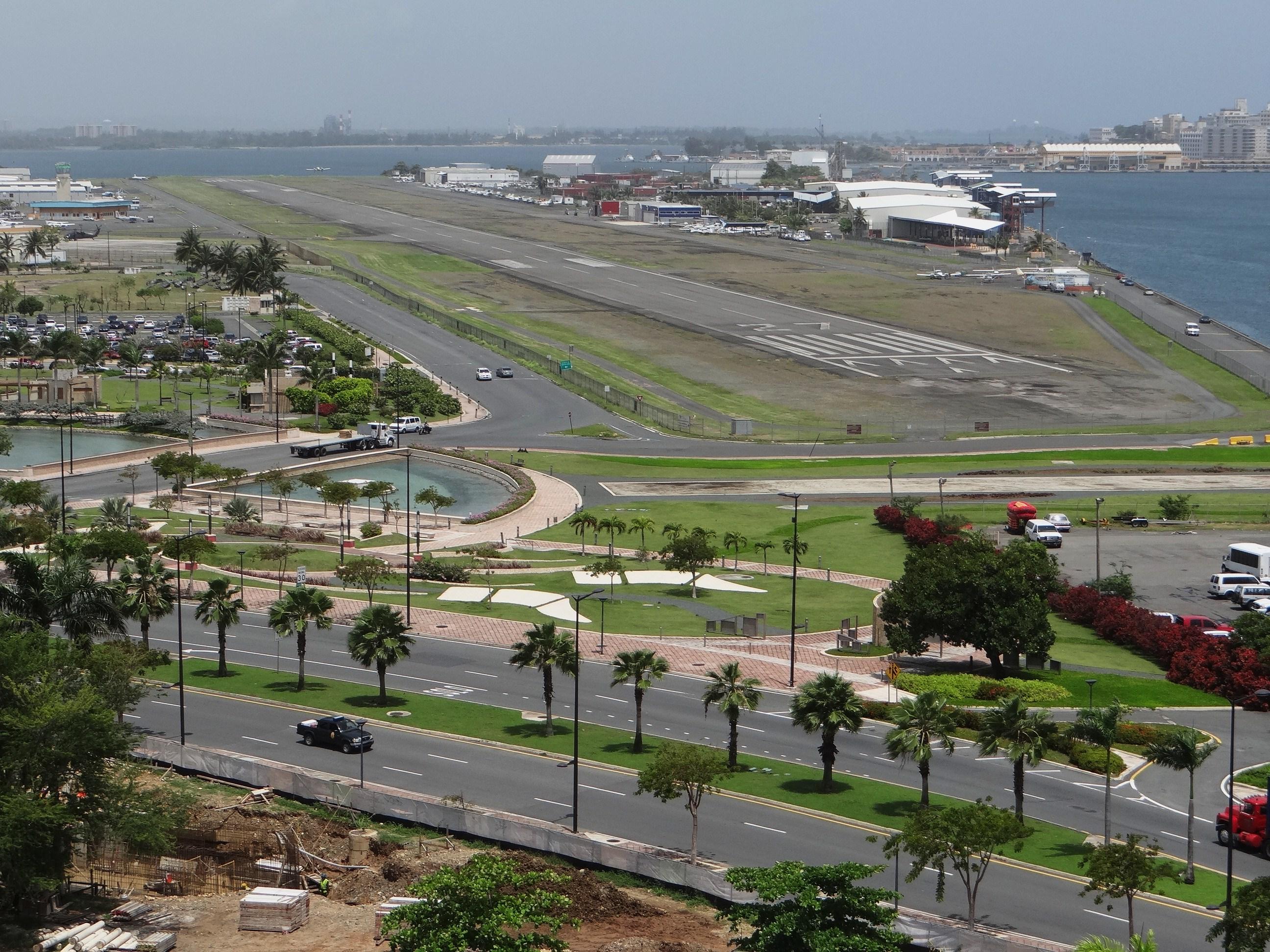 Vista desde la azotea del Edificio del Departamento de Justicia - San Juan (Miramar) - 2013 00035